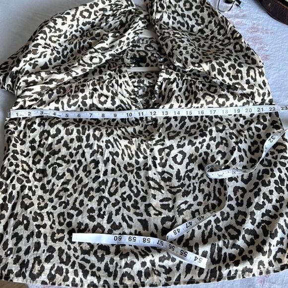 J. Crew Button-Front Ruffleneck Popover in Leopard Print, Size Small, BL084 - Picture 9 of 10